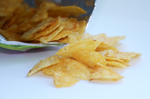 balík chipsů